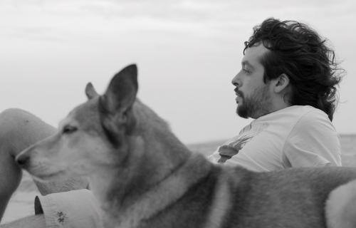 El perro que no calla
