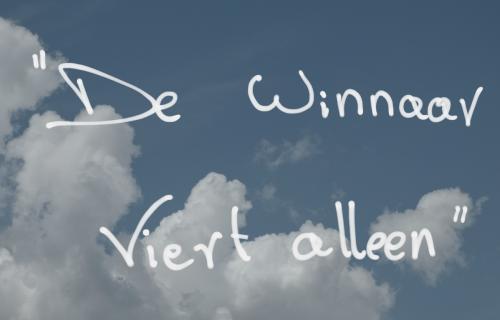 De winnaar viert alleen
